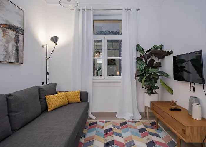 New! Unique 1 Bedroom Apartment- Santa Catarina 42 *