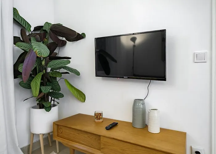 Apartment New! Unique 1 Bedroom Apartment- Santa Catarina 42 Lisbon