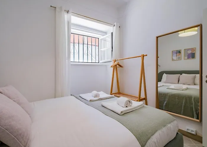 New! Unique 1 Bedroom Apartment- Santa Catarina 42 Lisboa
