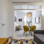 New! Unique 1 Bedroom Apartment- Santa Catarina 42 Appartement Lisboa